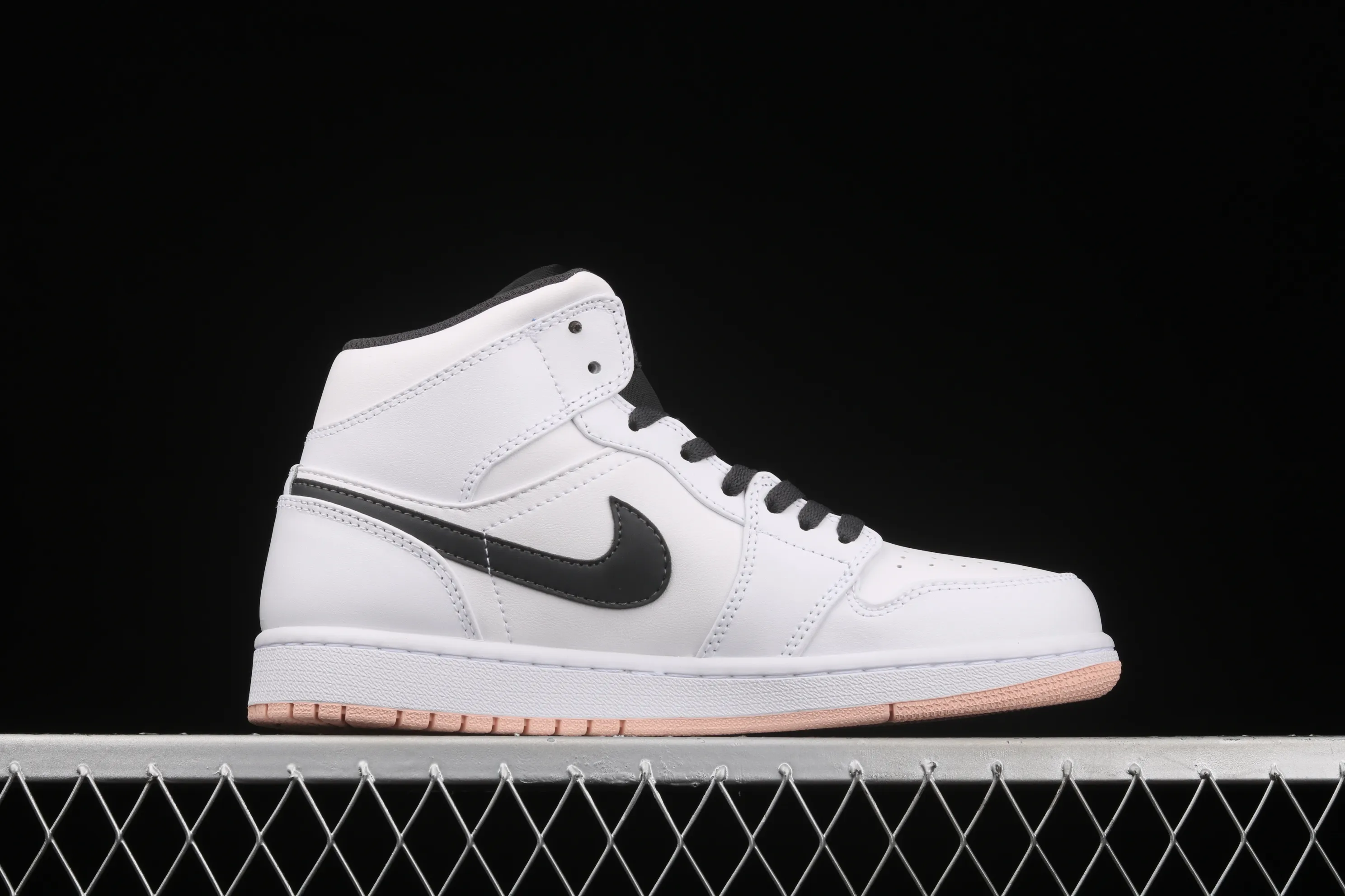 All categories Air Jordan Jordan series basketball shoes Air Jordan 1 Mid Air Jordan 1 Mid AJ1 Joe 1 white and black cherry blossom powder Zhongbang basketball shoes 554725-180
